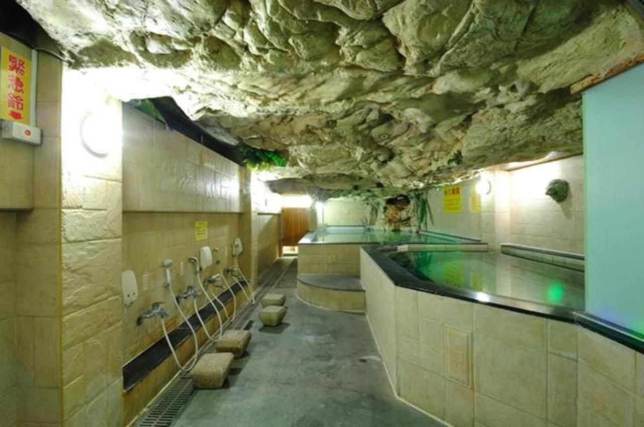 ג'יאושי Baron'S Hot Spring Hotel מראה חיצוני תמונה